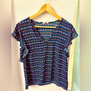 GAP patterned, vibrant blouse with flowy short-sleeves, size small